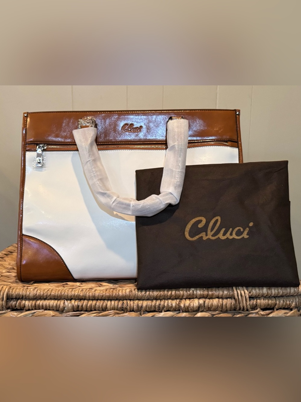 Cluci—White/Brown Leather Briefcase—Laptop Pocket, Shoulder Strap, & Dust Bag